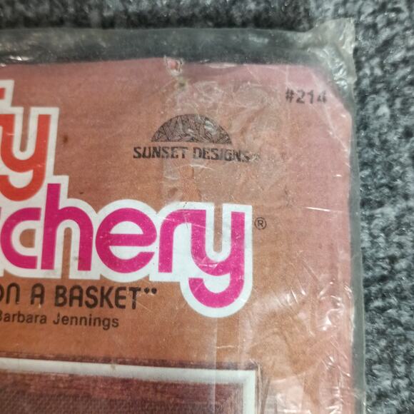 Vintage Jiffy Stitchery Daisies On A Basket Kit #214 Barbara Jennings - Picture 3 of 6